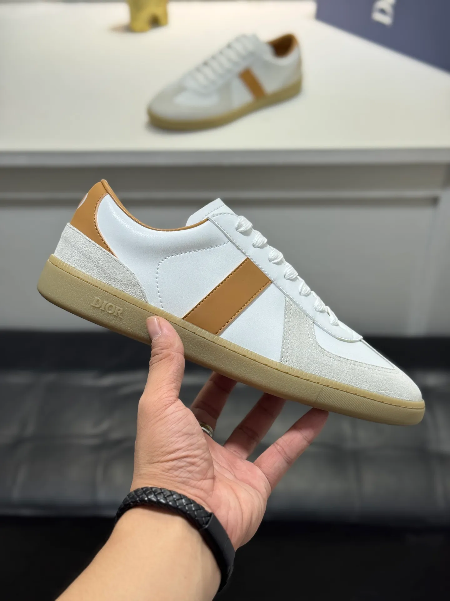 Men's Men's Shoes💰380【New Style】🎠🎠Dior🔍Top Purchasing Agency🇮🇹Di's hot style super popular sneakers are synchronized with the new product counters. The uppers are original Italian imported cowhide, the logo graphics are perfectly reproduced with complex craftsmanship necessary for fashionistas, and the imported soft sheepskin lining is Sole: The original sole is specially provided by the original factory. The exclusive movable molded sole is super comfortable. The original factory follows the order. 🔍🔍Multiple colors are available. You can enter and exit the counter at will. Welcome to compare. A must-have for trendy men. Code number: 38-44 (45 customized